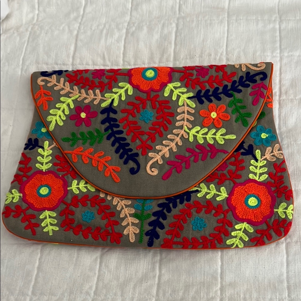 NWOT Big Buddha Red and Orange Embroidered Clutch